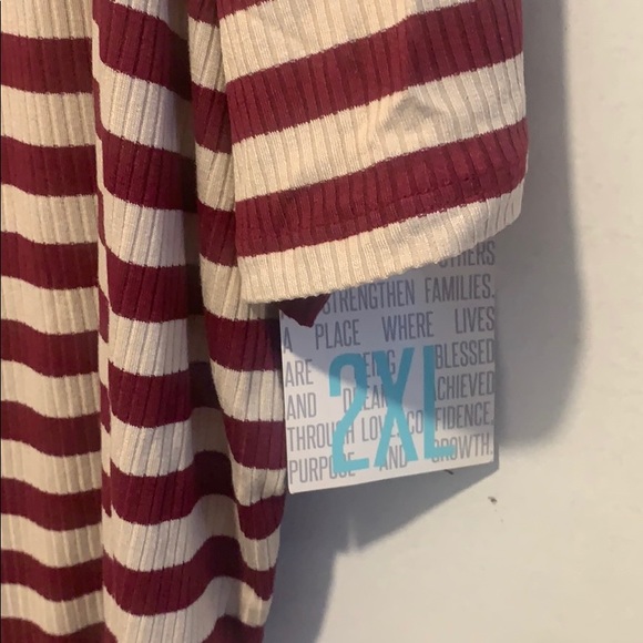 Lularoe 2XL Irma top - Picture 5 of 5